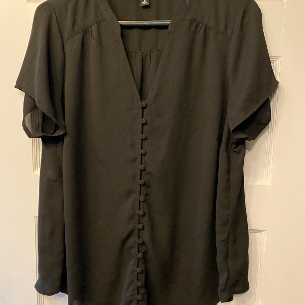 Torrid button front blouse